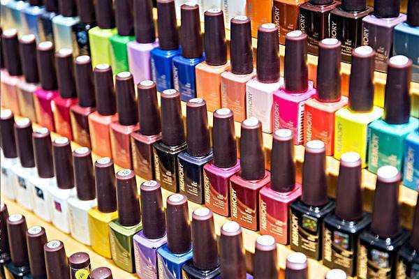 指甲油怎么保存时间长?指甲油坏了有什么表现 指甲油怎么保存时间长?指甲油坏了有什么表现