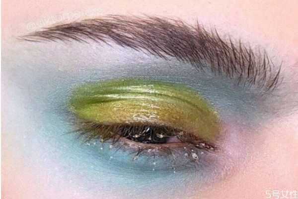 先定妆还是先画眼影 眼影怎么使用好