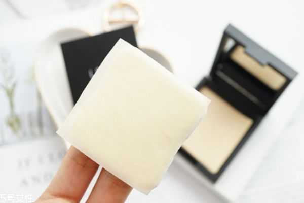 吸油纸会让毛孔变大吗