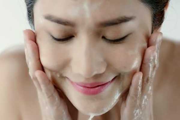 ​嫁接睫毛后如何保养