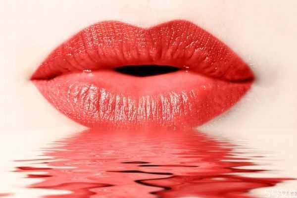 唇部干燥起皮怎么办？唇部怎么护理小妙招