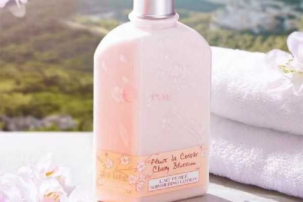 欧舒丹身体乳里面亮晶晶的是什么 欧舒丹身体乳里面亮晶晶的是什么