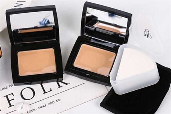 毛戈平粉膏上妆手法 毛戈平粉膏用完还要用粉底液吗 毛戈平粉膏上妆手法 毛戈平粉膏用完还要用粉底液吗