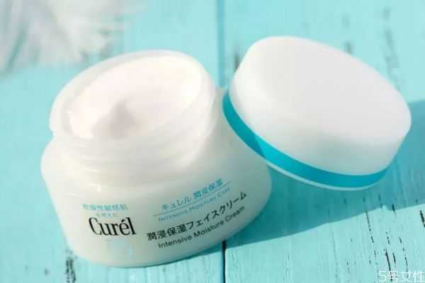 面霜为什么油腻？保湿不油腻的面霜推荐