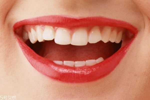 阿玛尼唇釉怎么涂均匀？阿玛尼唇釉正确涂抹方法