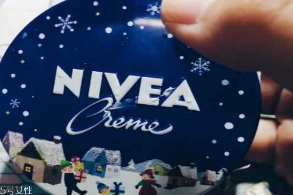 妮维雅小蓝罐能抹脸吗