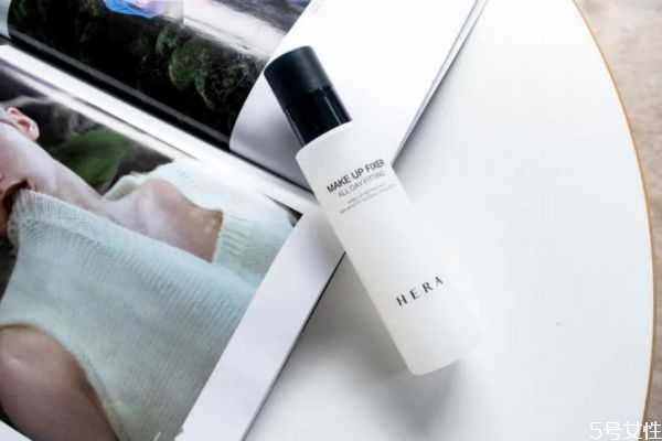 定妆喷雾可以喷在美妆蛋上吗