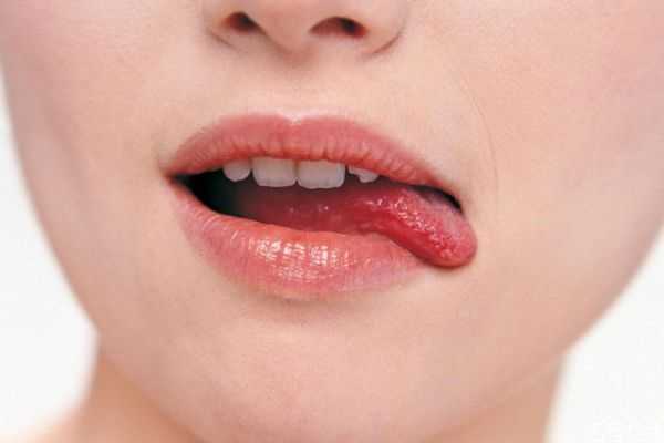 唇部干燥起皮怎么办？唇部怎么护理小妙招
