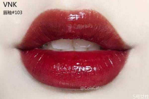 一只唇釉能用多久？唇釉没用完怎么倒出来