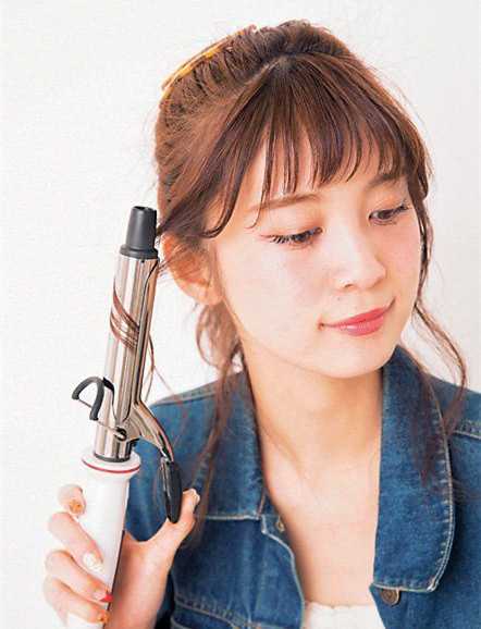 冬天系围巾怎么扎头发 戴围巾怎么扎头发好看图解