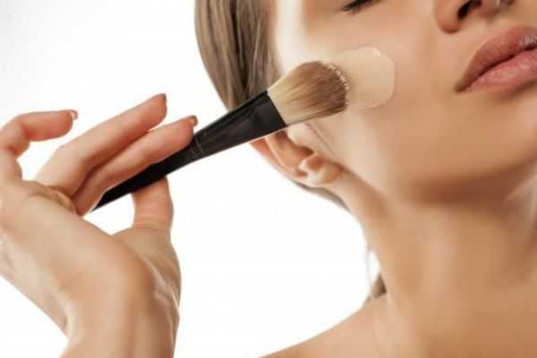 粉底液用什么工具涂比较好？涂粉底液的工具