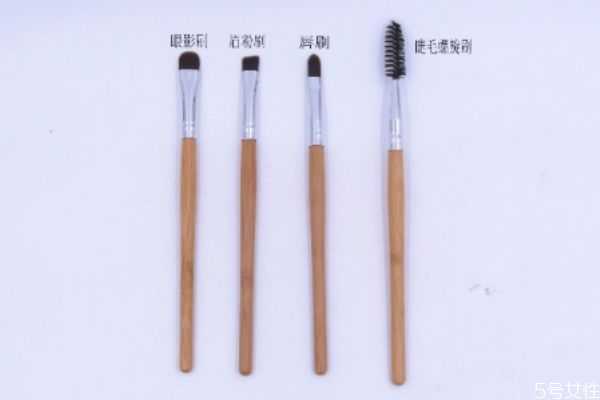 眼影刷和唇刷的区别是什么？怎么区分眼影刷和唇刷