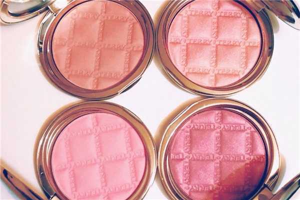 腮红用手还是刷子好 腮红用手还是刷子好