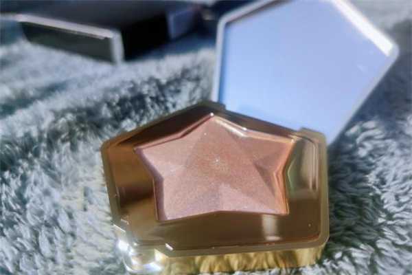 完美日记钻石高光怎么样？完美日记钻石高光哪个色号好看