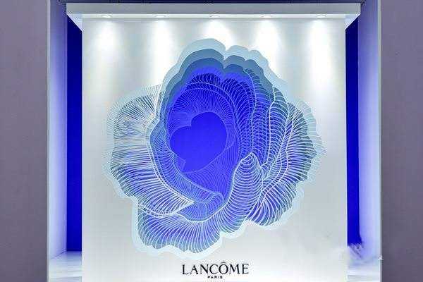 兰蔻和迪奥的区别在哪里？兰蔻和迪奥价格相差多大