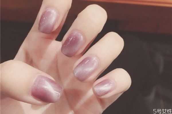 猫眼石美甲的做法是什么？秋冬适合的猫眼美甲有哪些