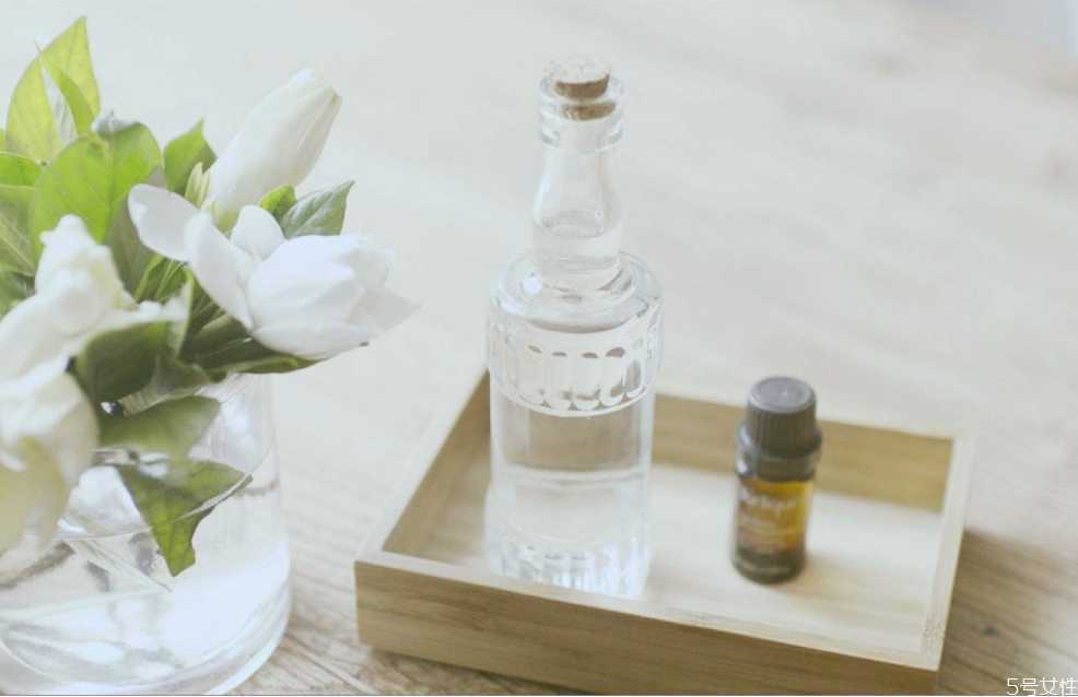 纯露为什么越用脸越干？纯露的正确打开方式