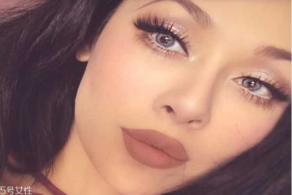 秋天适合的妆容有哪些?适合秋天的妆容 秋天适合的妆容有哪些?适合秋天的妆容