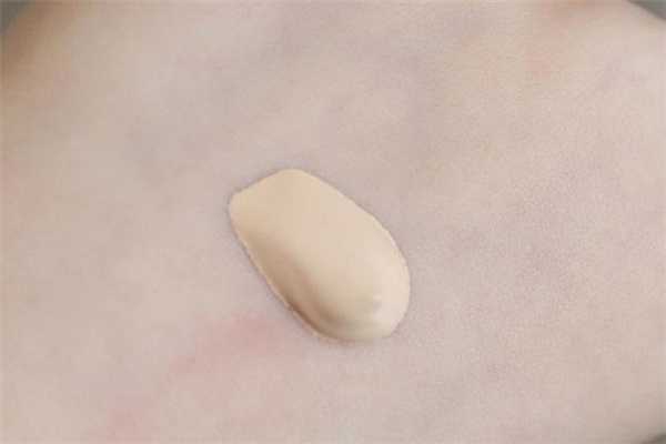 完美日记深水弹粉底液孕妇能用吗?完美日记深水弹粉底液怎么样 完美日记深水弹粉底液孕妇能用吗?完美日记深水弹粉底液怎么样