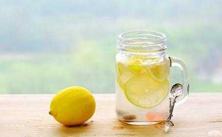 柠檬水可以解酒吗? 柠檬水可以解酒吗?