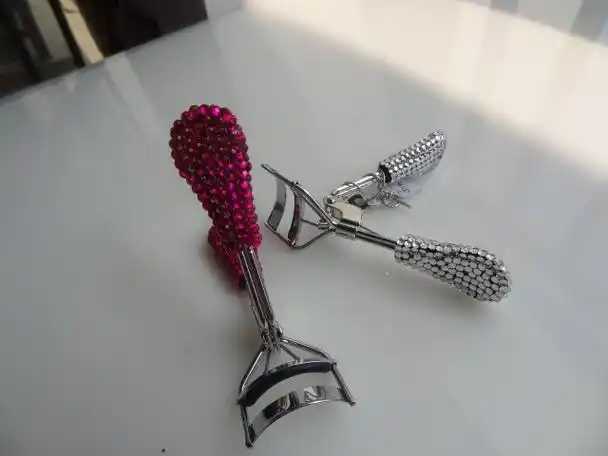 睫毛夹为什么会松？睫毛夹松了怎么调紧