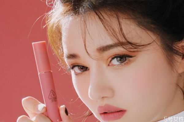 裸色口红怎么涂好看？打造好看的裸色唇