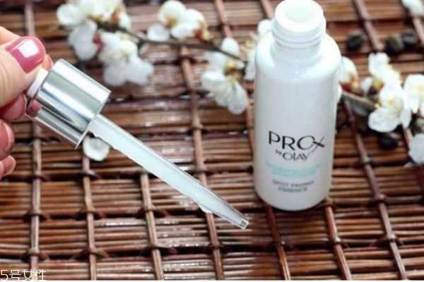 淡斑小白瓶白天能用吗