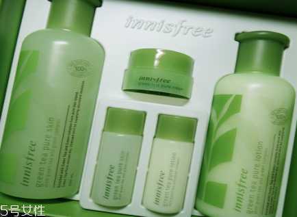 夏天皮肤油用什么护肤品 夏天油皮适合的护肤品