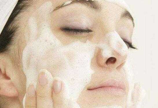 用牛奶怎么洗脸 用牛奶怎么洗脸