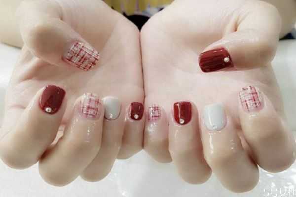 指甲油可以每天都用吗