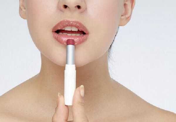 咬唇妆怎么画 咬唇妆怎么画