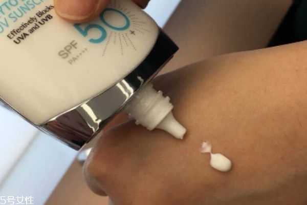 香蒲丽防晒霜和安耐晒哪个好用 香蒲丽防晒霜和安耐晒哪个好用
