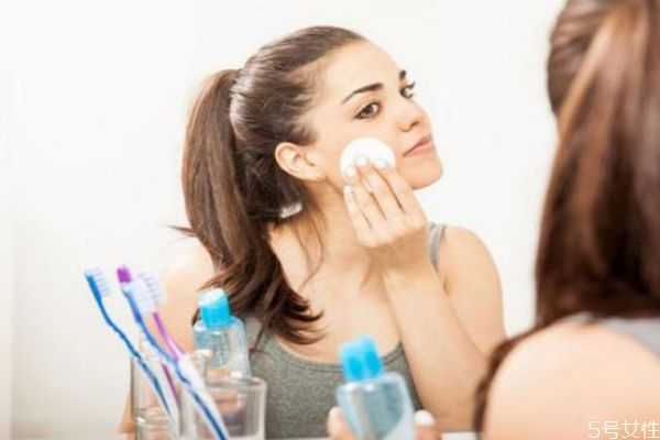 卸妆不洗脸可以睡觉吗?只卸妆不洗脸可以吗 卸妆不洗脸可以睡觉吗?只卸妆不洗脸可以吗