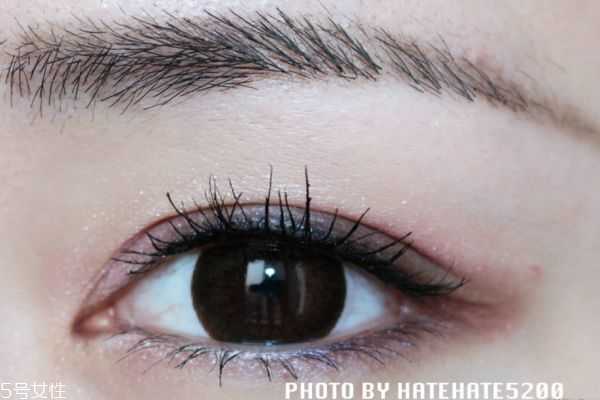 眼线胶笔怎么画？画眼线务必注意这几点