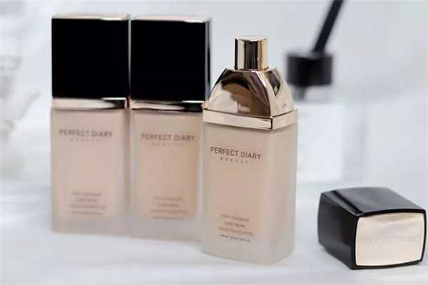 完美日记小金盖粉底液怎么样？完美日记小金盖适合什么皮肤