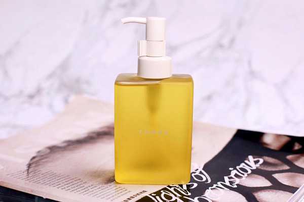 卸妆油能不能卸指甲油 卸妆油能不能卸指甲油