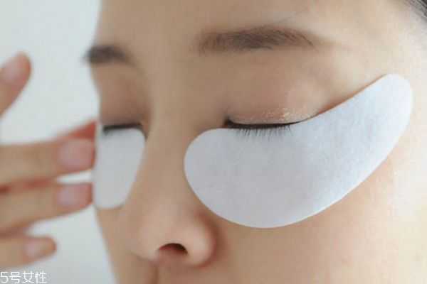 眼贴和面膜能一起用吗