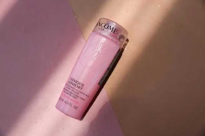 兰蔻粉水的作用与功效 兰蔻粉水适合多大年龄 兰蔻粉水的作用与功效 兰蔻粉水适合多大年龄