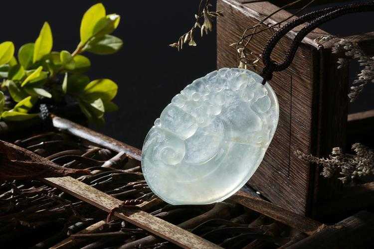 冰糯种翡翠怎么样？属于什么档次？