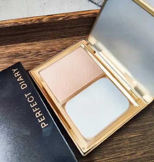 皮肤黄适合用粉饼吗