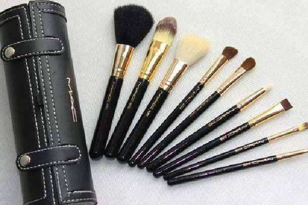 化妆刷用多久就要扔了换新的了 化妆刷用多久就要扔了换新的了