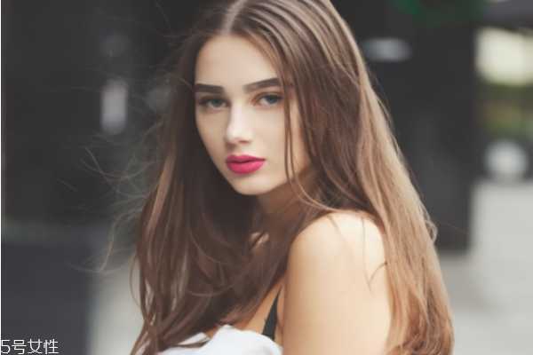 天生皮肤黑怎么全身变白