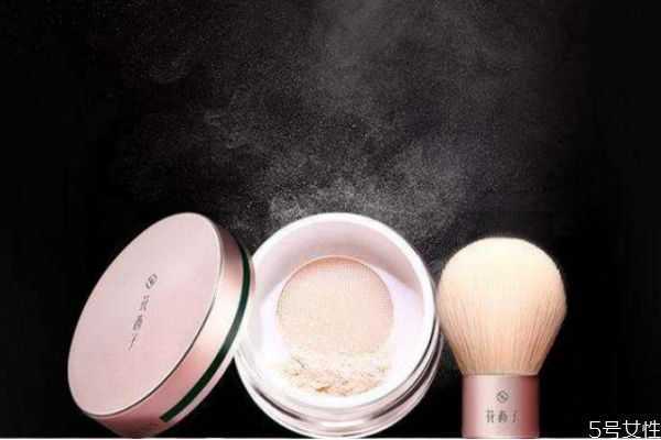 花西子蜜粉和散粉的区别