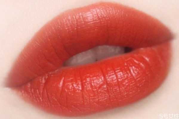 怎么把口红涂成哑光