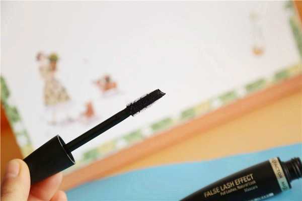 睫毛膏干了怎么处理好？这4种方法效果不错
