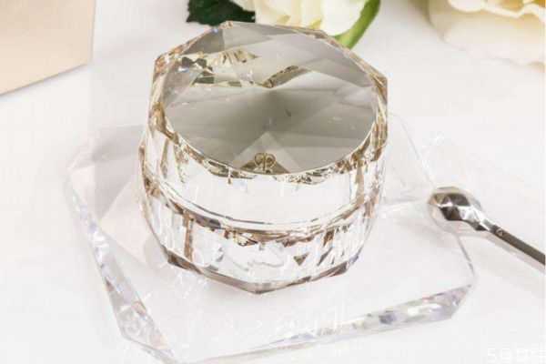 怎样判断眼霜是否变质？眼霜干了怎么解决