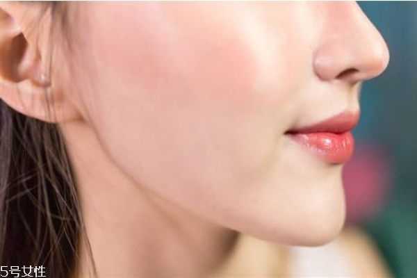 喷雾和水乳的使用顺序