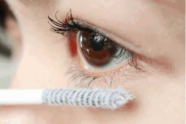 眼睫毛下垂怎么改善