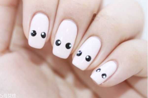 卡通手绘美甲怎么做？动物图案卡通美甲怎么做