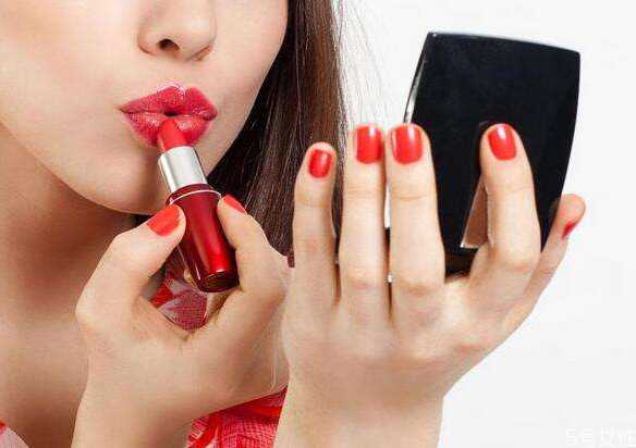 厚嘴唇怎么涂口红好看又简单